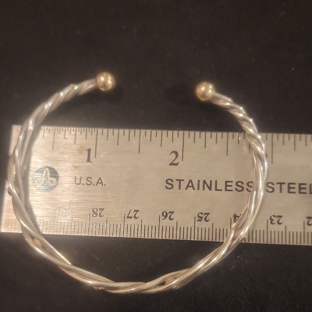 EDEN Original 5 Gold Ball With Gold Ball Ends Twisted Bangle